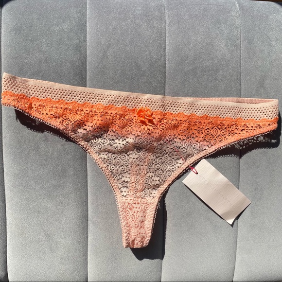 Stella McCartney “Millie Drawing” Dip Dye Thong - Picture 2 of 5